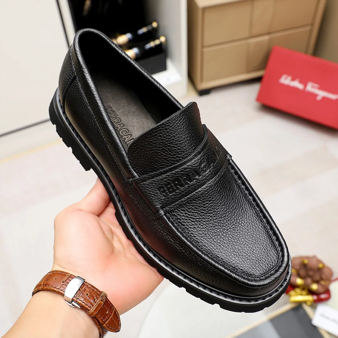 Men's shoes 💰460 🔥Ferragamo's new men's casual slip-on shoes🇨🇳Official website original 1:1 mold, original quality💯Fine workmanship, high-end luxury☘The upper is made of imported Italian first-layer cowhide🌴🐂Leather lining🍓Rubber wear-resistant and non-slip outsole, breathable and comfortable to wear🍍The first choice for high-grade men🍉3 colors available! Code number 38-45……